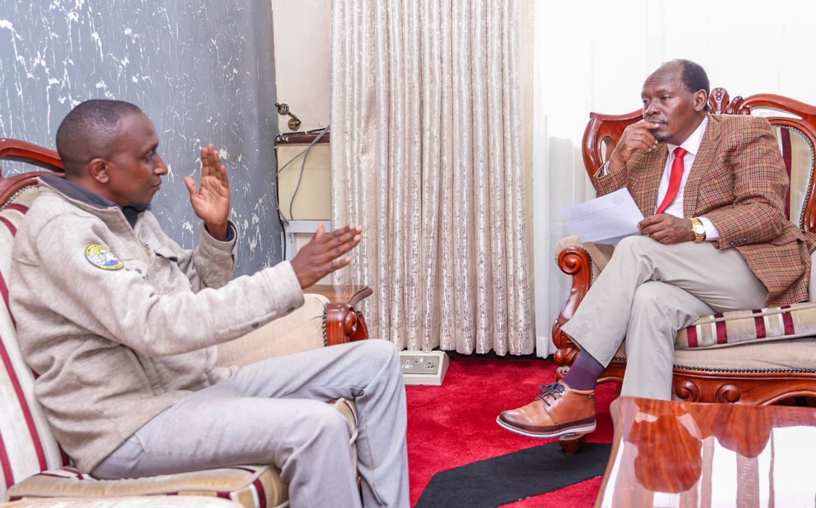 Waziri wa Teknolojia na mawasiliano William Kabogo amuajiri kazi Gen Z kwa jina Kennedy Maina kutoka Kiambu.