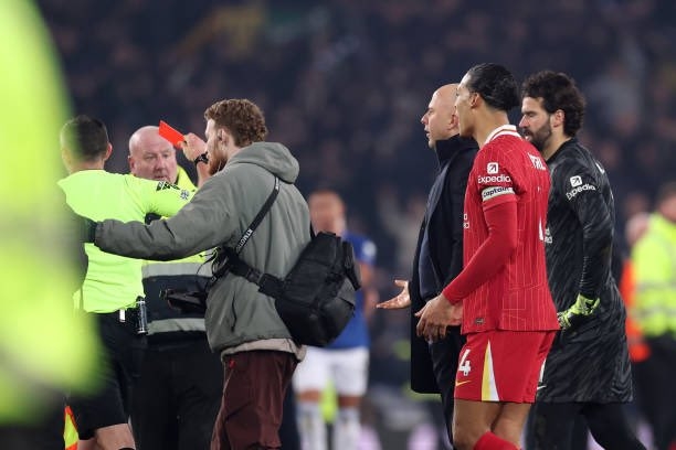 Everton vs Liverpool: Kwa Nini Curtis Jones, Doucoure, Kocha Arne Slot Na Msaidizi Wake Walionyeshwa Nyekundu Baada Ya Mechi