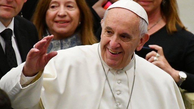 Papa Francis Aendelea Kupata Nafuu Huku Waumini Wakimuombea Usiku Na Mchana