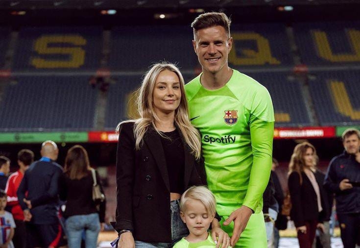 Kipa wa Barcelona, Ter Stegen, ajibu madai ya redio kuwa ndoa yake ilivunjika kufuatia usaliti wa mkewe