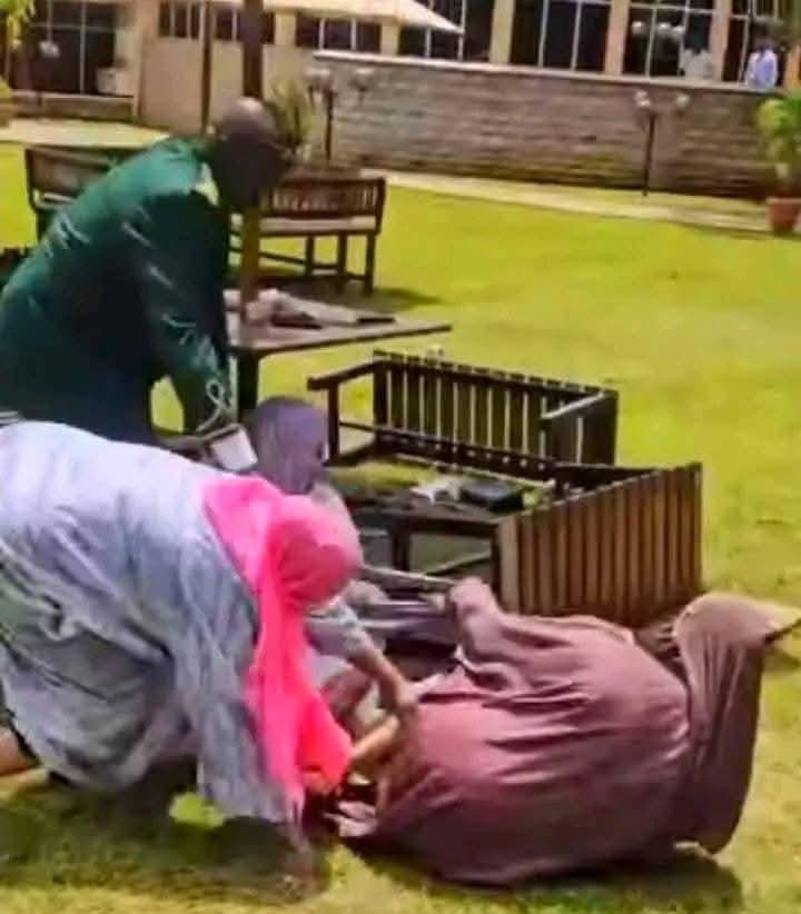 Kizaazaa huku wabunge wawili wanawake wakipimana nguvu nje ya bunge, fahamu kilichotokea