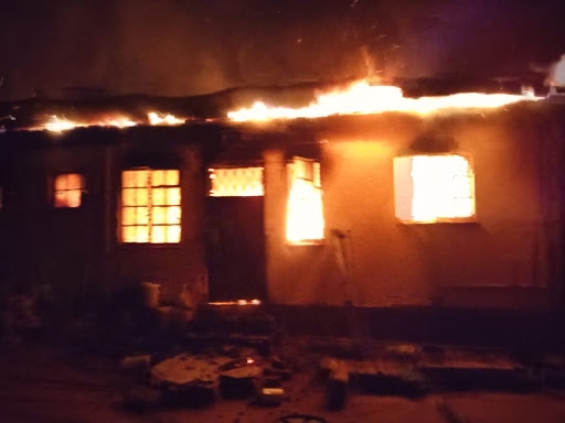 Kijana achoma nyumba ya wazazi baada ya kukosa bangi yake